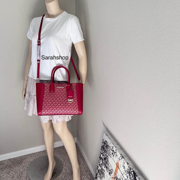 🌼Michael Kors with iPad case